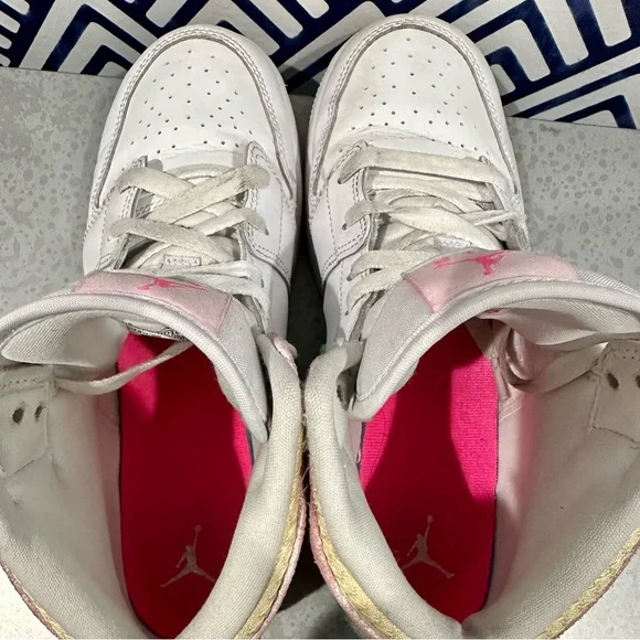 Air Jordan Mid 'Ice Cream'